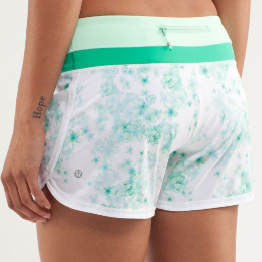 Lululemon Groovy Run Short Size 4 Frangipani Very… - image 6